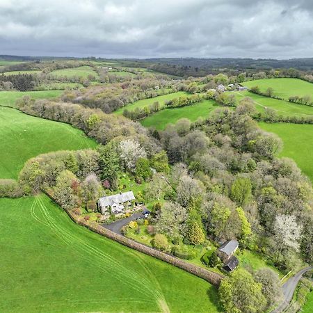 Nutsford House Panzió Dulverton Kültér fotó